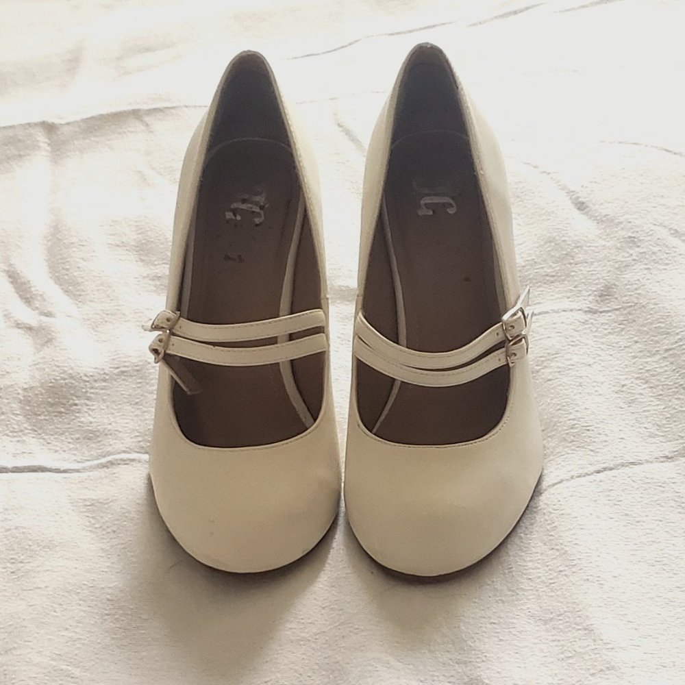 JC White Mary Jane style Pumps